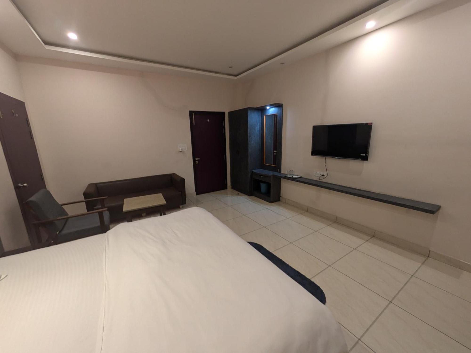 Hotel Kishori Vatika Ramnagar  Exterior foto